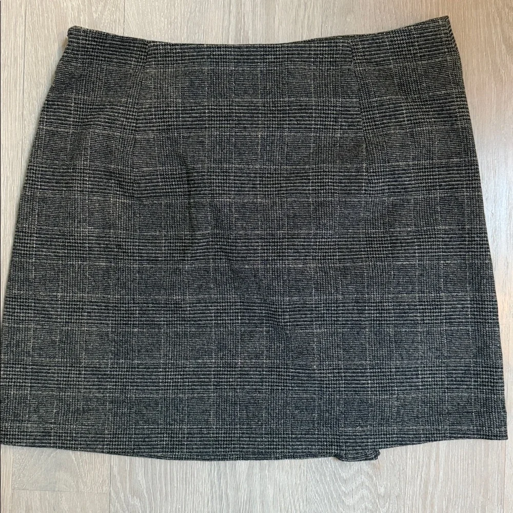 BP Gray Plaid Mini Skirt w/ asym ruffle, EUC,Sz M - Picture 4 of 9